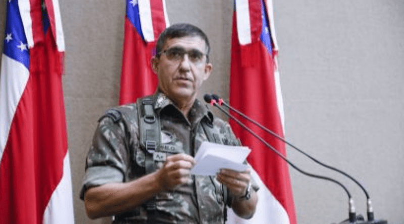 General Teóphilo responde perguntas da PF em depoimento de cinco horas