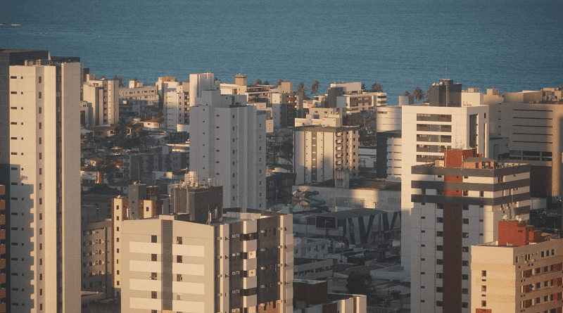 Promotoria da Paraíba Atua Contra Irregularidades na Orla Marítima e Cumprimento da “Lei do Gabarito”