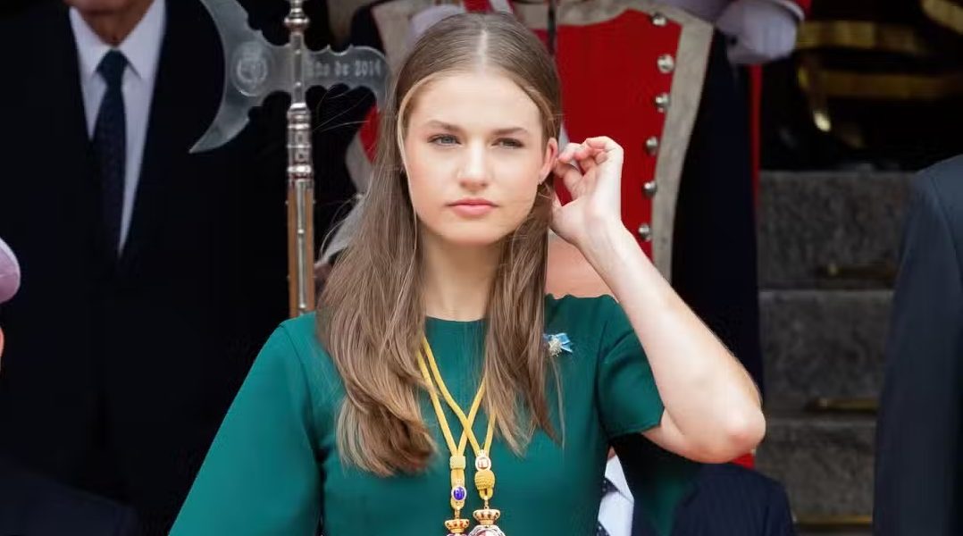 Princesa Leonor realiza treinamento militar no Brasil a bordo de navio-escola espanhol