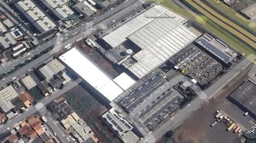 Empresa processa fornecedora de painéis solares alegando ineficiência na economia de energia