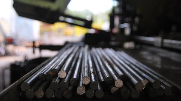 Trump Impõe Tarifas de 25% sobre Aço e Alumínio Importados