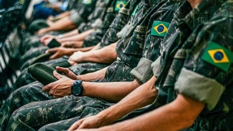 Exército Exige que Jovem Empresário Encerre Negócio para Cumprir Serviço Militar