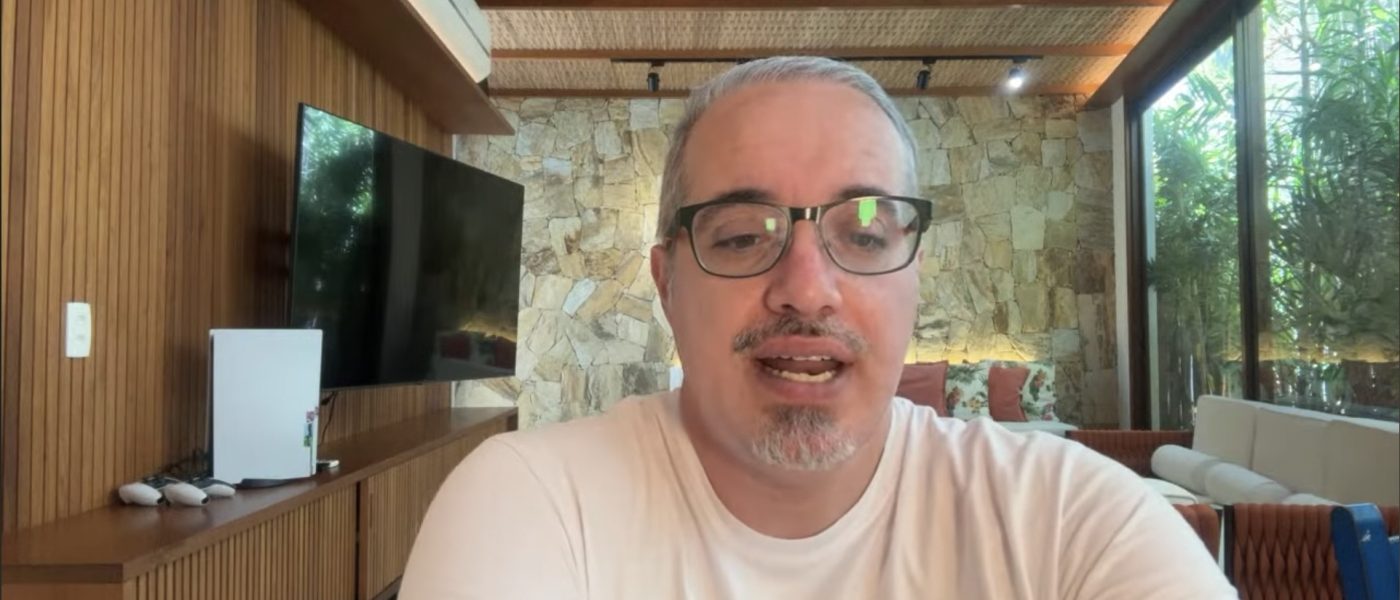 O Polêmico YouTuber Que Mistura Religião, Política e Conspirações