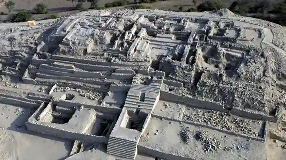 Pirâmide de Civilização Mais Antiga da América Descoberta no Peru