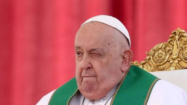 Papa tem crise de asma prolongada e condição é crítica