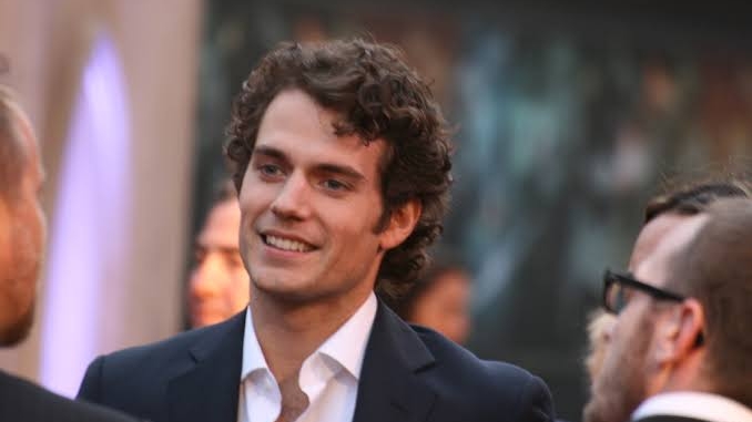 Geração Z Resgata um Corte de Cabelos Típico dos Anos 80