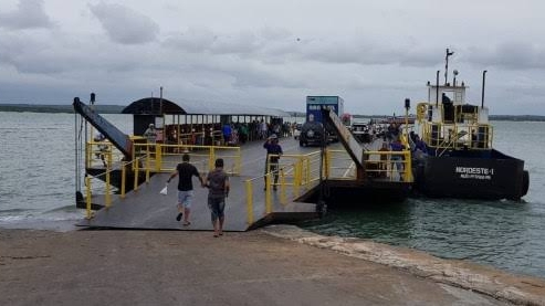 Balsa entre Cabedelo e Lucena Quase Causa Tragédia Após Colapso de Rampa Durante Travessia