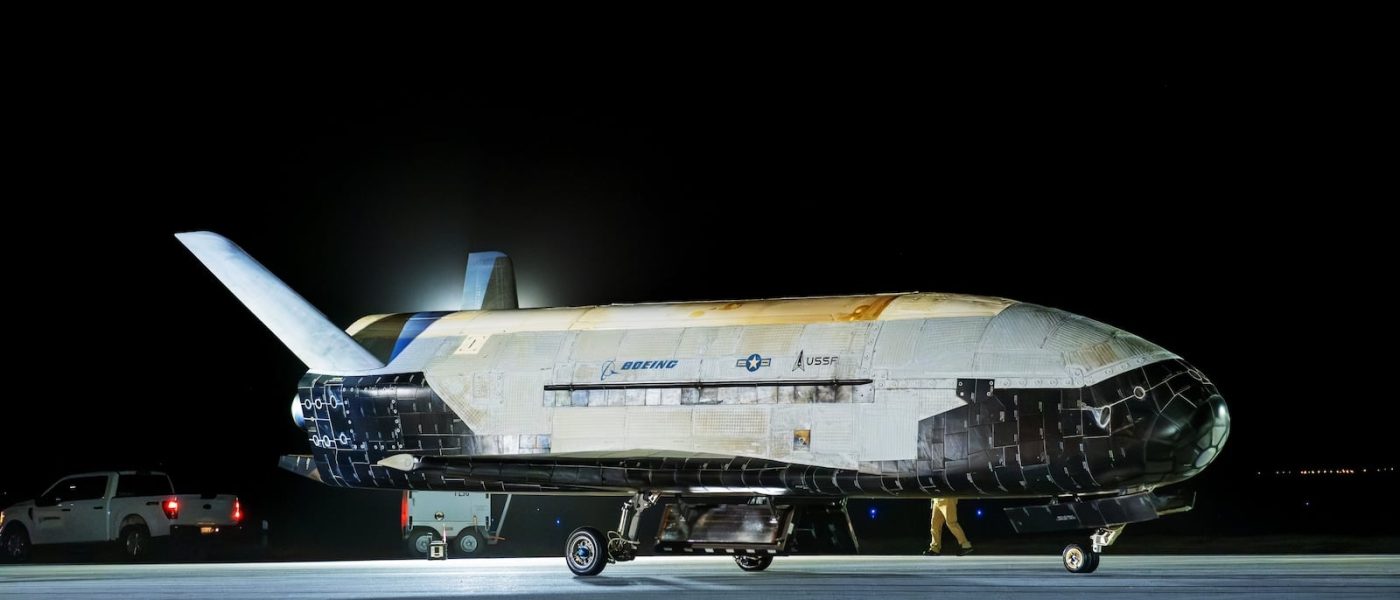 Ônibus Espacial Secreto dos EUA Retorna Após 434 Dias em Órbita Misteriosa