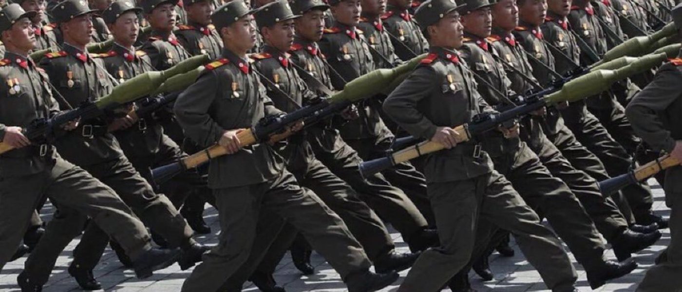 Soldados norte-coreanos vendem equipamentos militares para comprar comida