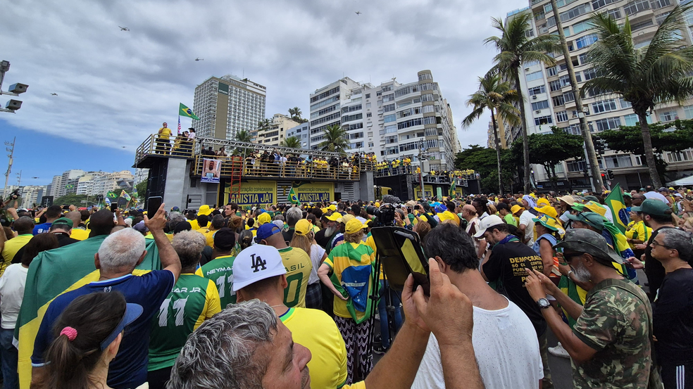 Bolsonaro reúne apoiadores no Rio de Janeiro em ato por anistia aos presos do 8 de janeiro