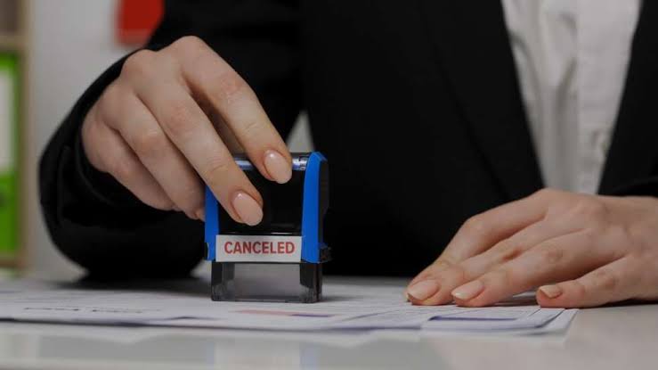 Australiano deportado dos EUA após cerimônia em memória da irmã