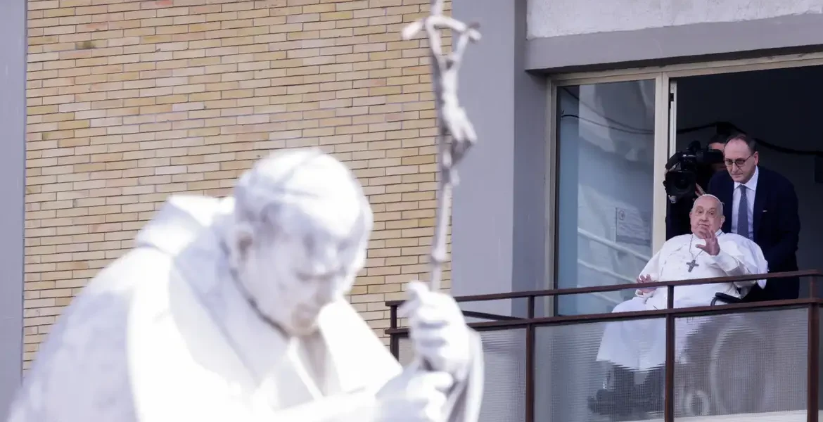 Morre Papa Francisco Deixando um Legado de Reformas e Controvérsias