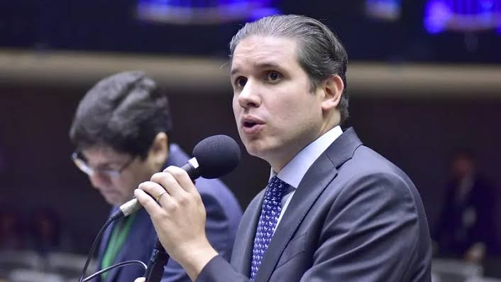 Hugo Motta critica interferência do Judiciário e defende enxugamento do Estado