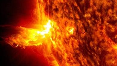 Alerta de apagão: NASA emite aviso sobre forte erupção solar rumo à Terra