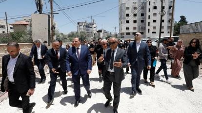 Exército de Israel atira contra delegação diplomática com representantes de mais de 20 países, incluindo o Brasil