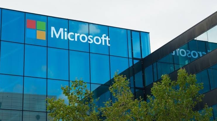 Microsoft Pressiona Funcionários a Usar Ferramentas de IA em Avaliações de Desempenho