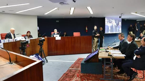 Bolsonaro nega golpe no STF e usa depoimento como palanque político