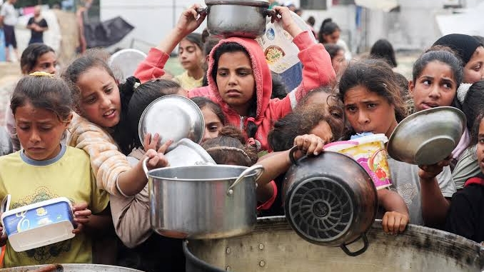 Israel intercepta flotilha com ajuda humanitária para Gaza