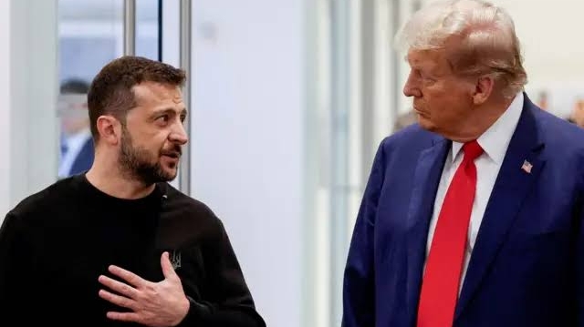 Trump Pergunta a Zelensky se Ucrânia Poderia Atacar Moscou com Armas Americanas, Diz Financial Times