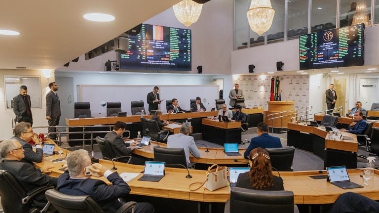 ALPB repudia sobretaxa de Trump e reafirma defesa da soberania nacional