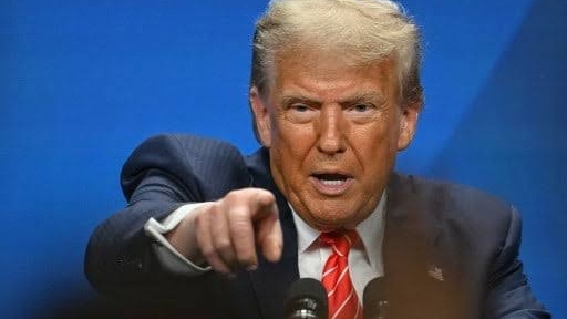 Trump ameaça Brasil com tarifa de 50% e defende Bolsonaro em carta a Lula