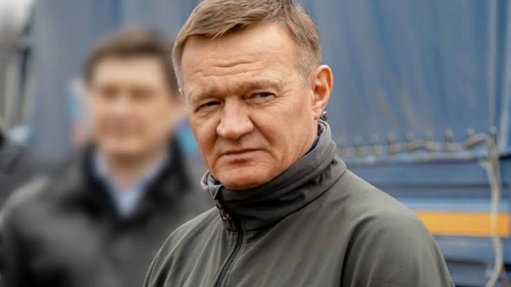 Ex-Ministro Russo Morre por Suicídio Horas Após Demissão por Putin