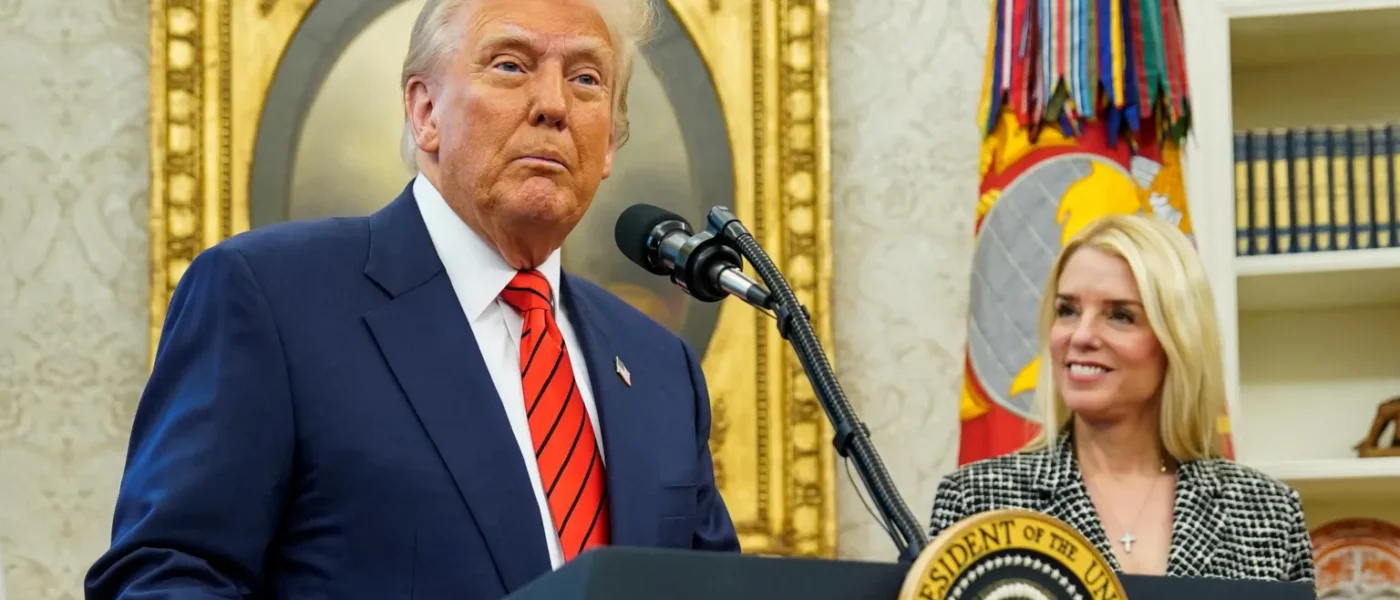 Trump ordena liberação de documentos do caso Epstein e ameaça processar jornal