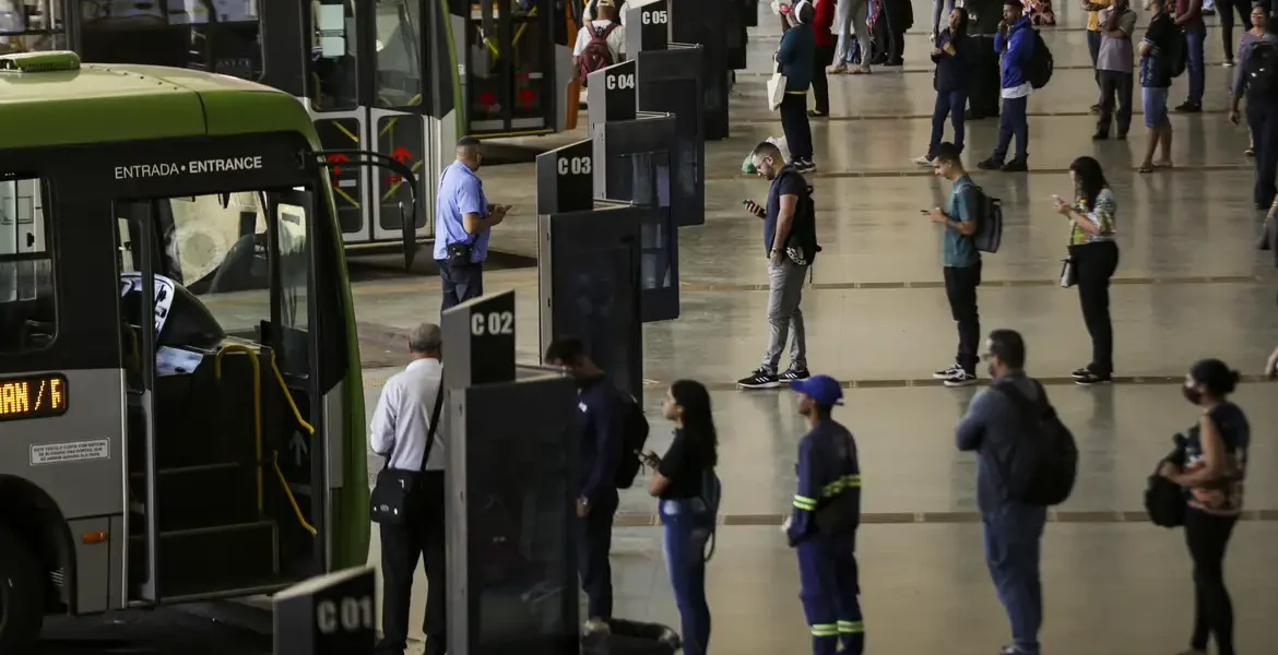 O Brasil Desconectado: 20,5 Milhões Vivem à Margem da Internet, e o Motivo Principal Não é Dinheiro