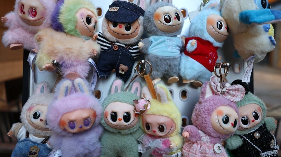 Alerta urgente: bonecos Labubu falsificados e perigosos inundam o mercado britânico