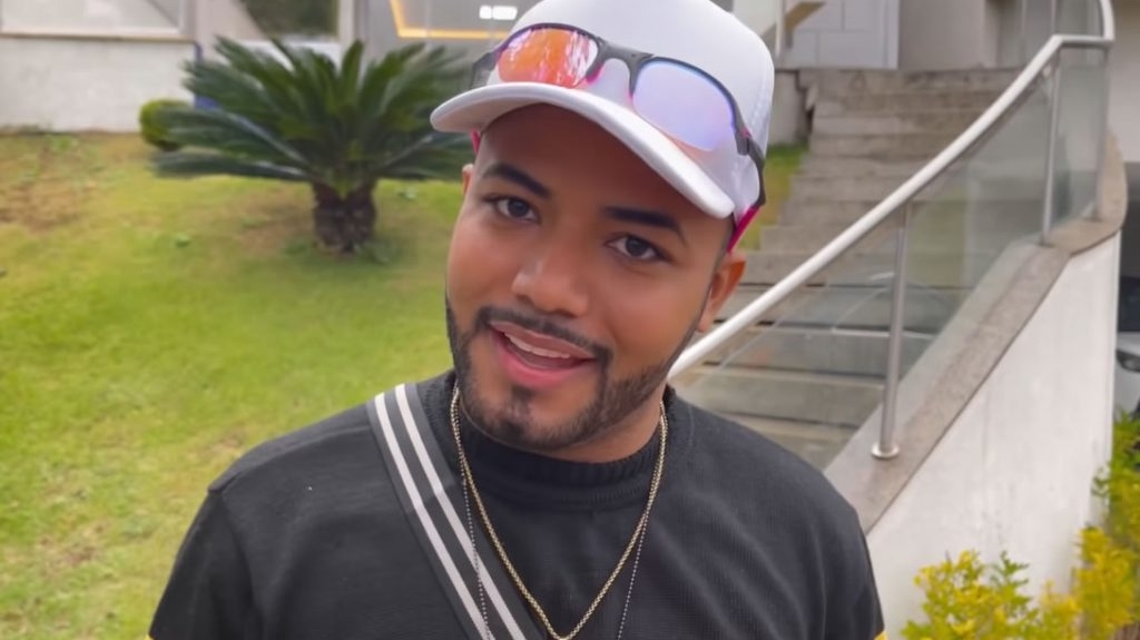 Influenciador paraibano Hytalo Santos é alvo de busca e apreensão em condomínio de luxo