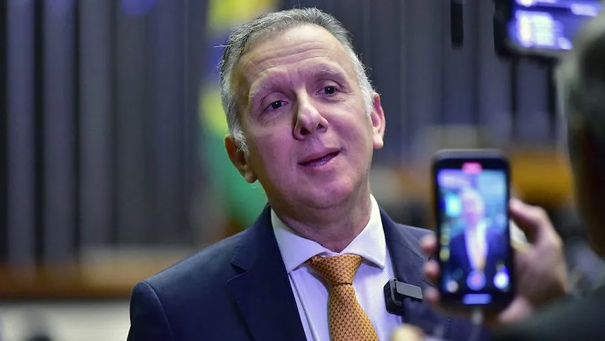 Aguinaldo Ribeiro defende ‘soberania digital’ para o Brasil em novo marco da Inteligência Artificial