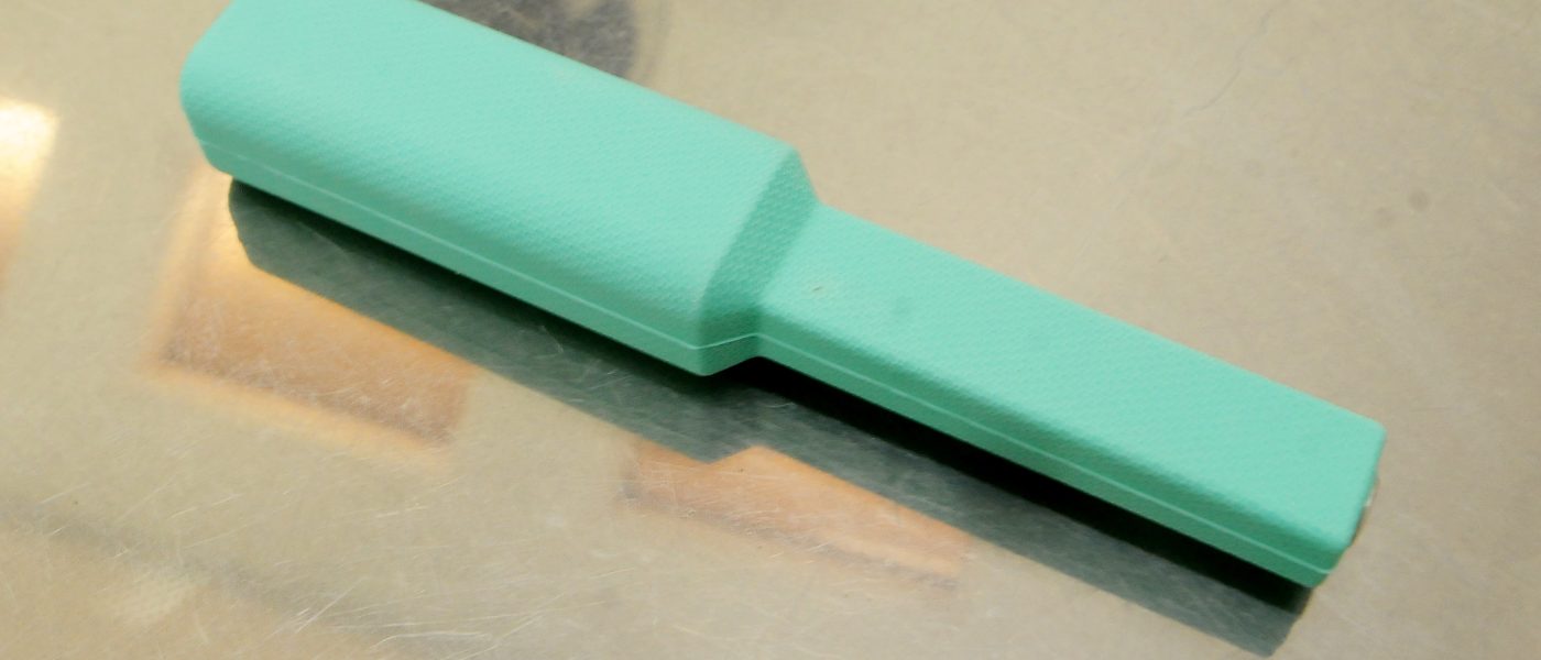 Inovação no SUS: Dentista cria abridor de boca inédito para pessoas com deficiência após acidente com paciente