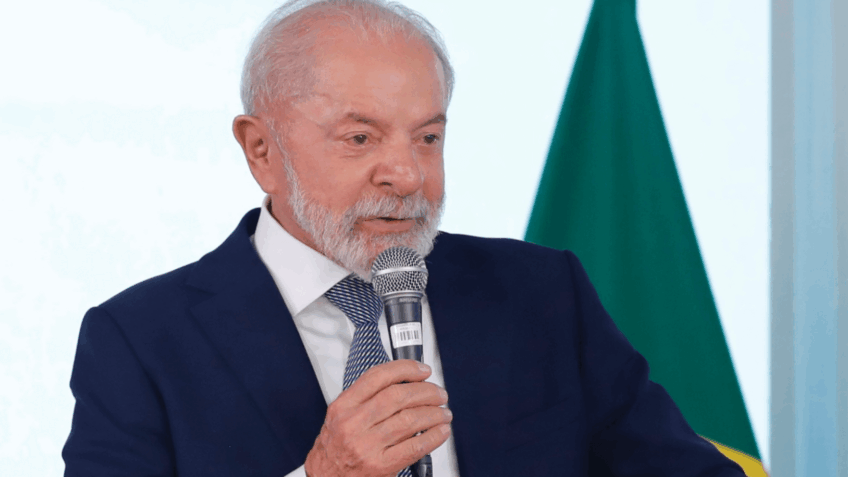 Lula lança pacote para economia digital com incentivos a datacenters e cerco regulatório às big techs