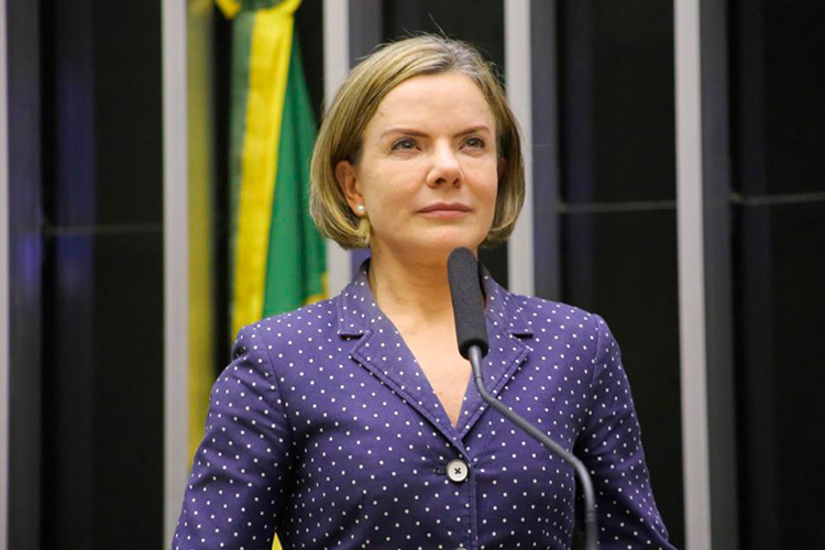 Após operação letal no Rio, Gleisi Hoffmann rebate Cláudio Castro e defende PEC da Segurança
