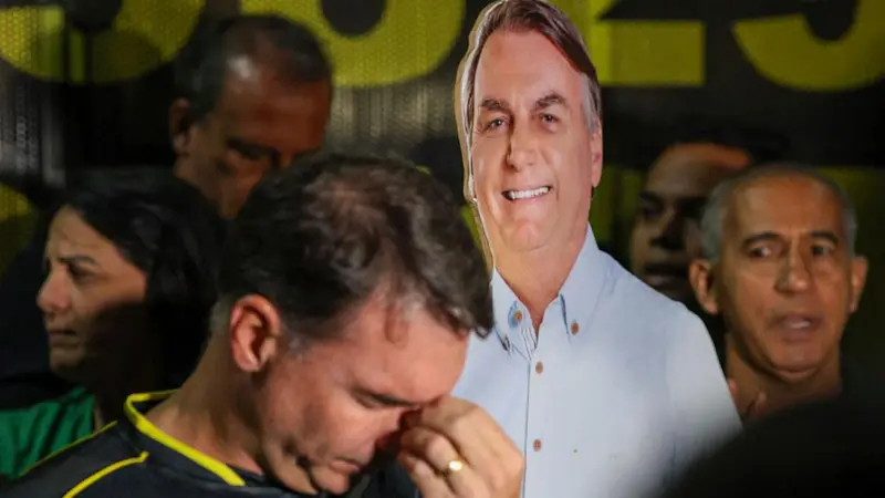 Bolsonaro alega violação de tornozeleira por ‘paranoia’ e ‘alucinação’ em audiência de custódia
