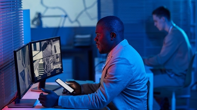 Governo da Paraíba fecha parceria para implantar botão de emergência no app da Uber