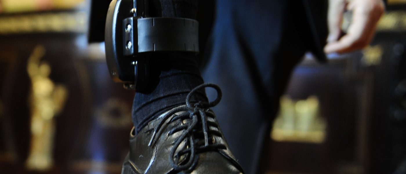 Tornozeleira danificada por calor leva STF a decretar prisão preventiva de Bolsonaro