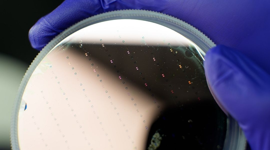 Avanço quântico: Nova técnica de ‘qubits de longa vida’ pode estender internet quântica por 2.000 km