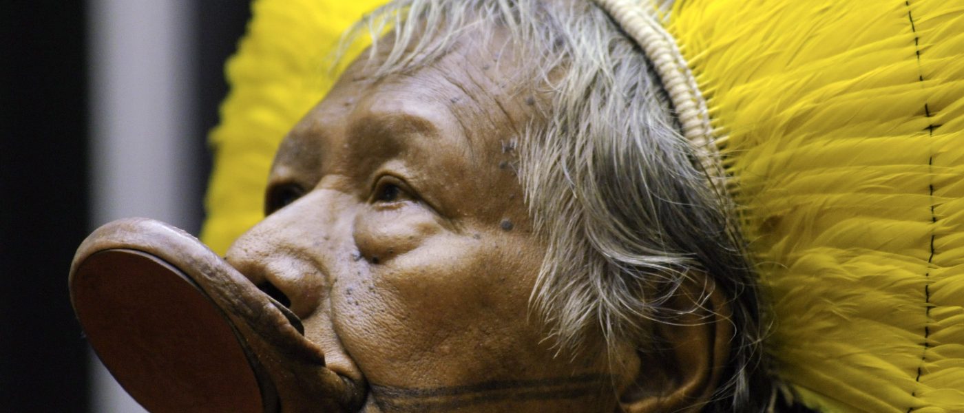 Protesto de Raoni na COP30 destaca ausência de discurso oficial para líder indígena