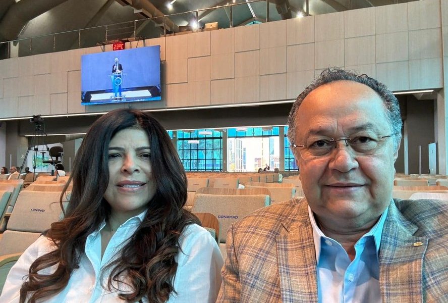 Escândalo Conjugal Atinge Ex-Presidente da Bancada Evangélica Após Acusações da Ex-Esposa Deputada