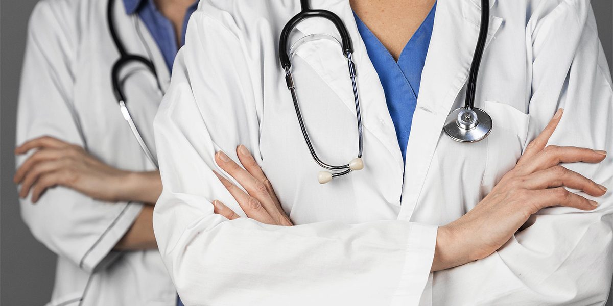 Senado Aprova ‘OAB da Medicina’, Gerando Debate e Controvérsia Sobre a Formação Médica